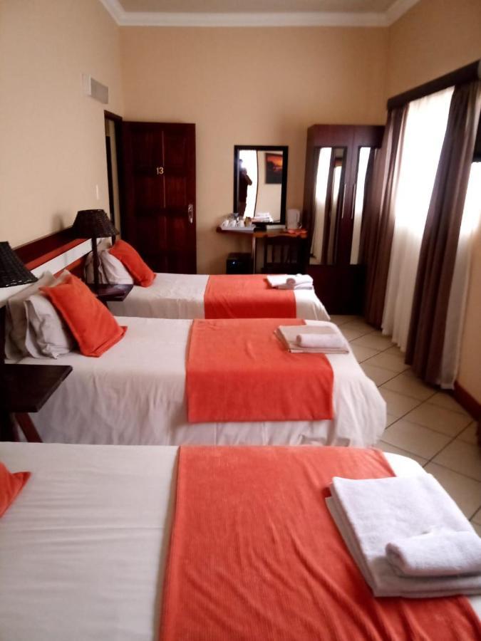Rustenburg Guesthouse Esterno foto