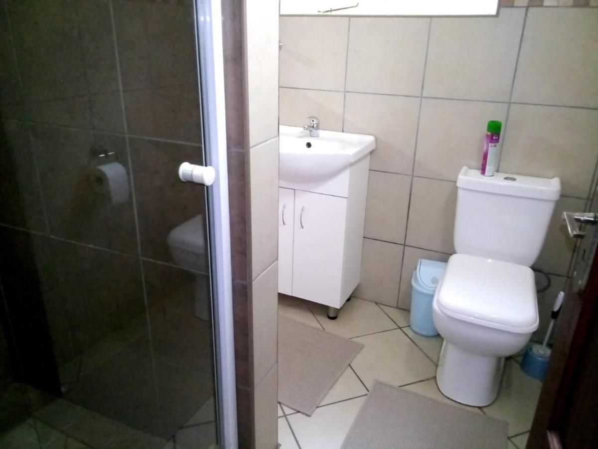 Rustenburg Guesthouse Esterno foto