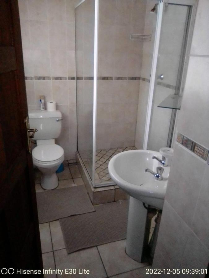 Rustenburg Guesthouse Esterno foto