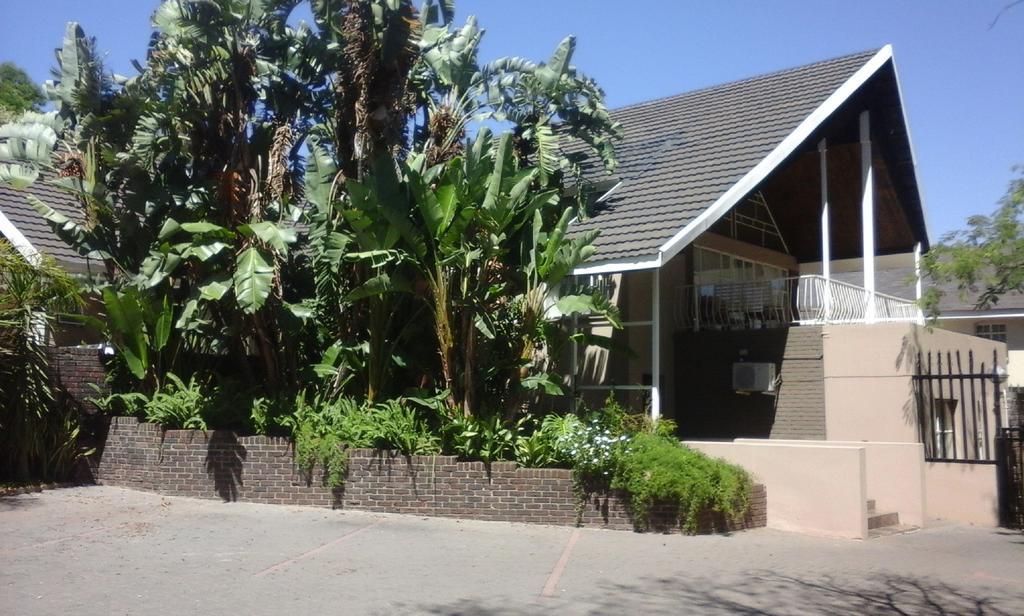 Rustenburg Guesthouse Esterno foto