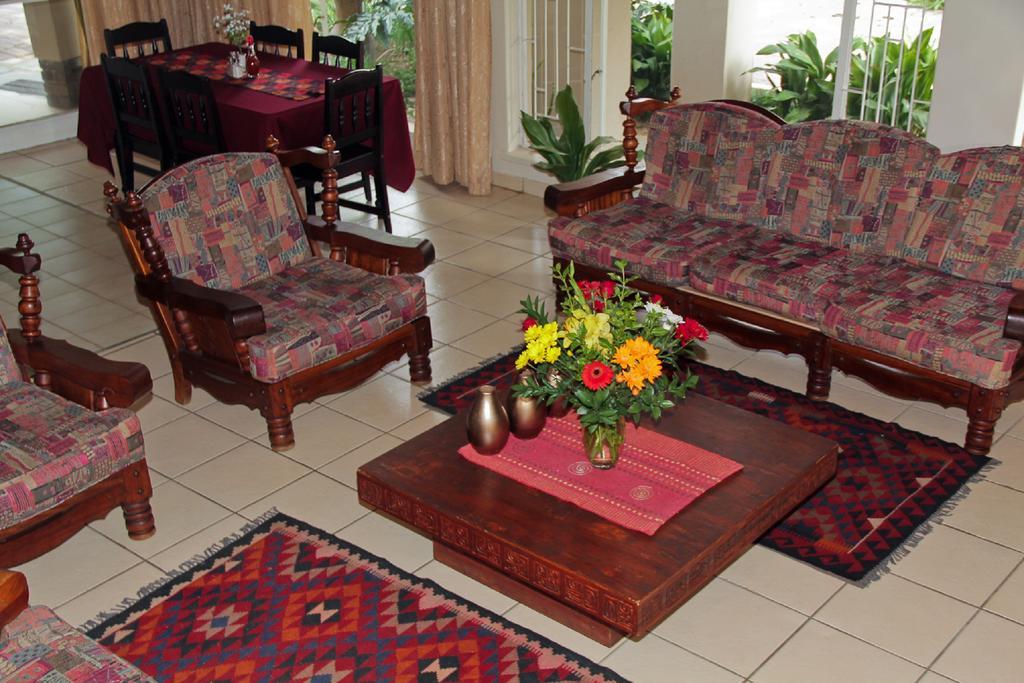 Rustenburg Guesthouse Esterno foto