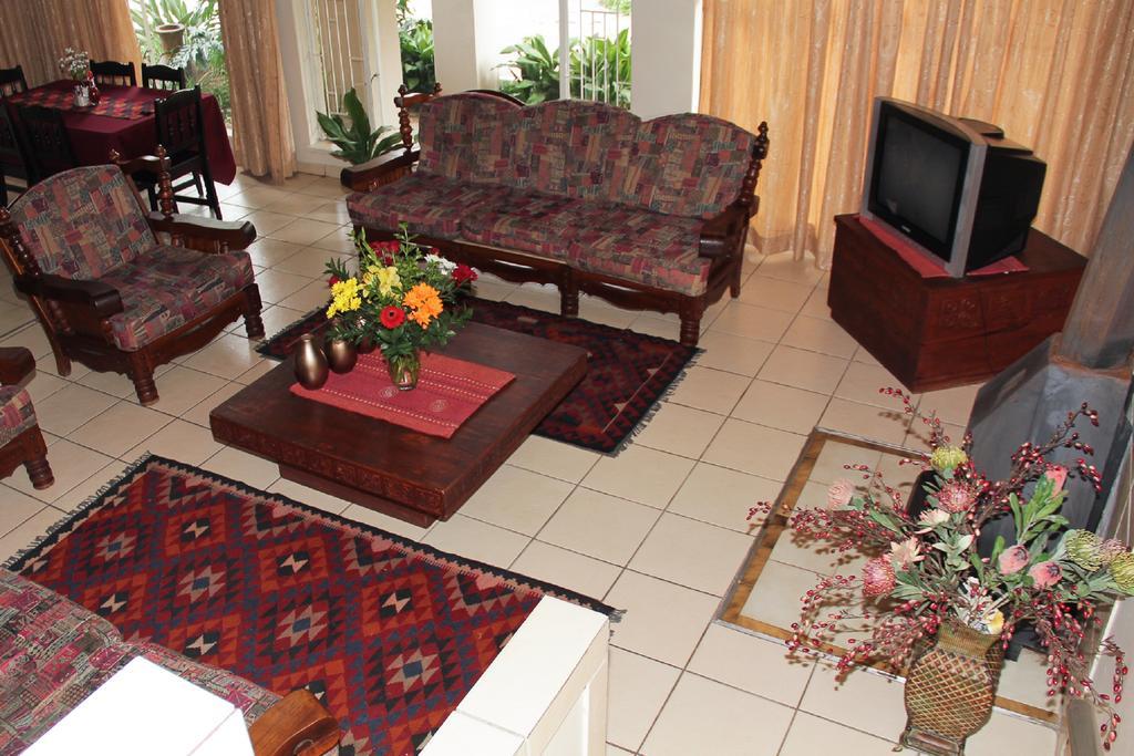 Rustenburg Guesthouse Esterno foto