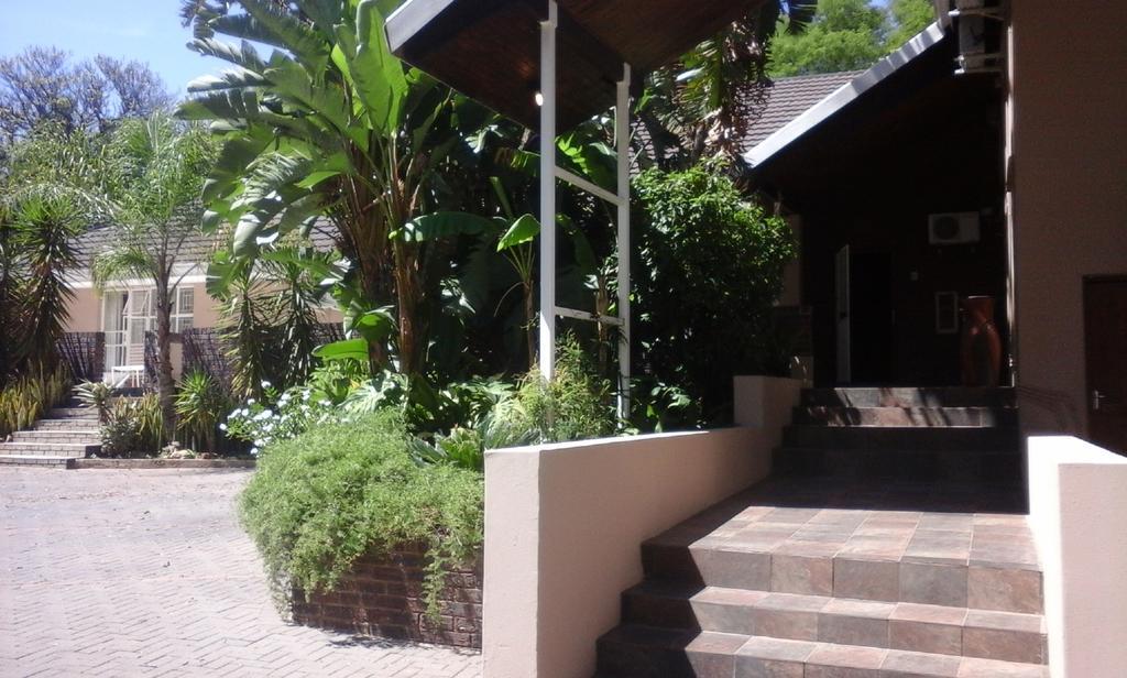 Rustenburg Guesthouse Esterno foto
