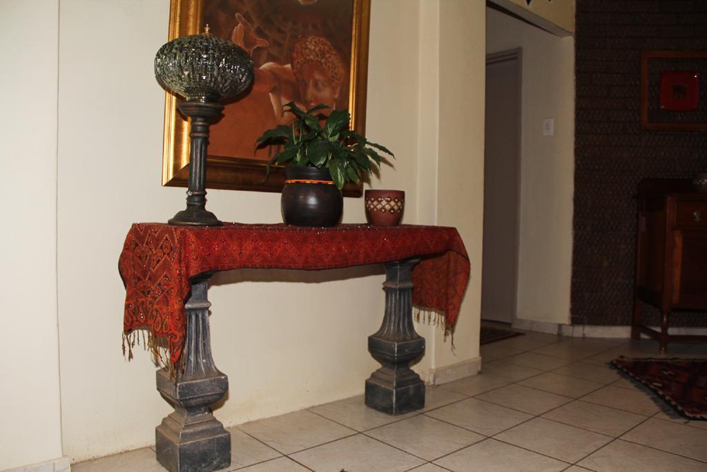 Rustenburg Guesthouse Esterno foto