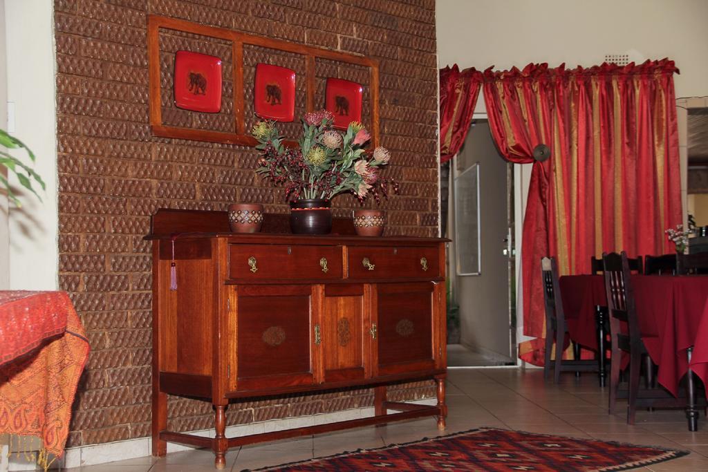 Rustenburg Guesthouse Esterno foto