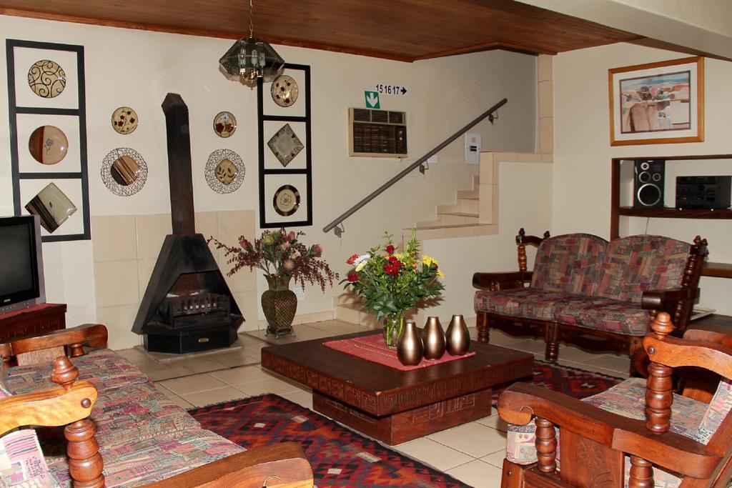 Rustenburg Guesthouse Esterno foto